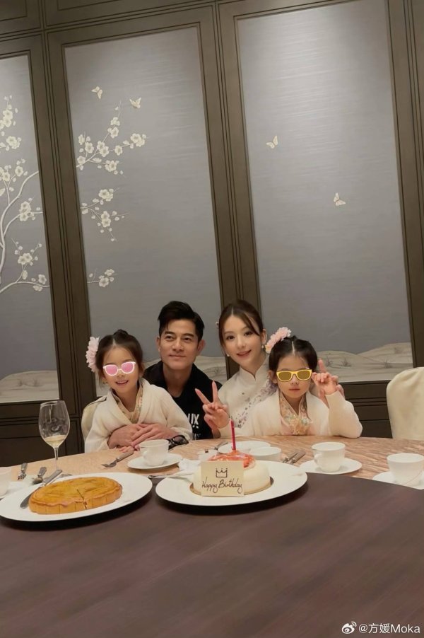 配资专业网上炒股 当年笑他娶网红，如今61岁被偶遇：方媛仨娃在侧笑太甜！